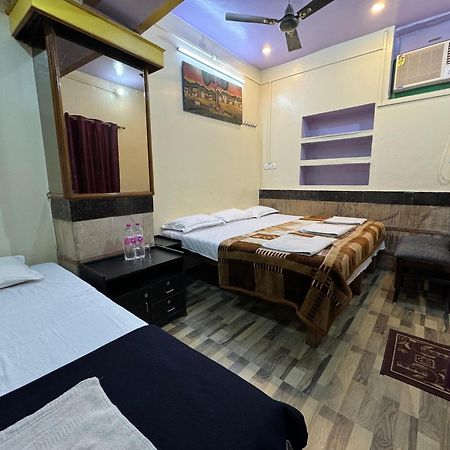 The Golden Lodge Varanasi Exterior foto