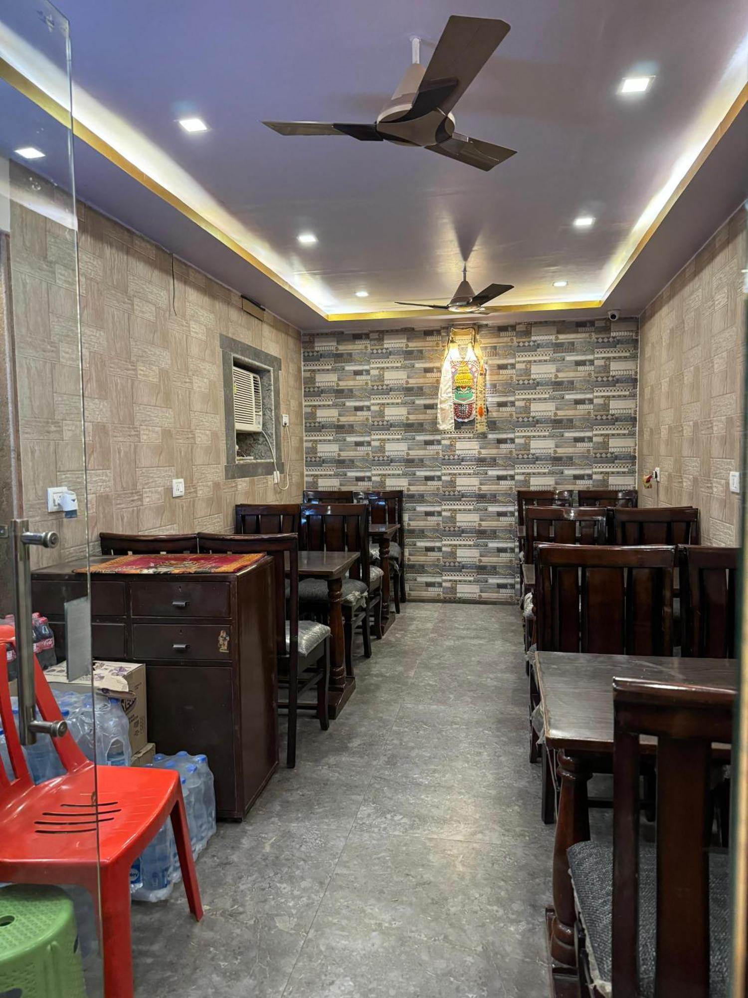 The Golden Lodge Varanasi Exterior foto